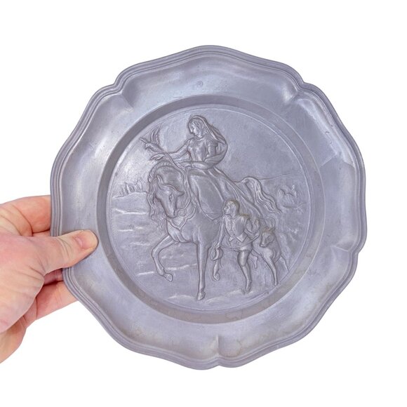 70s German Zinnengel Pewter Plate Embossed Equestrian Medieval Scene Wall Decor - Picture 2 of 5